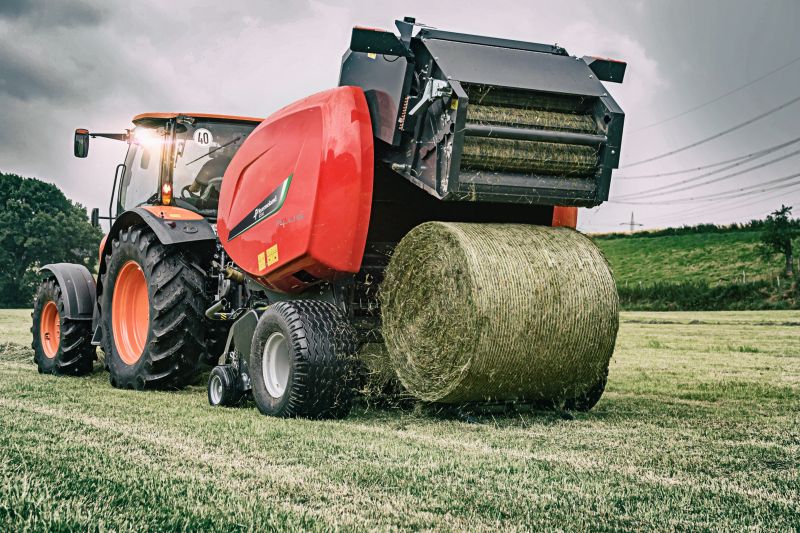 Kverneland Fixed Chamber Round Balers